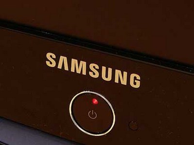 Foto de la noticia: LCD transparente con luz ambiental