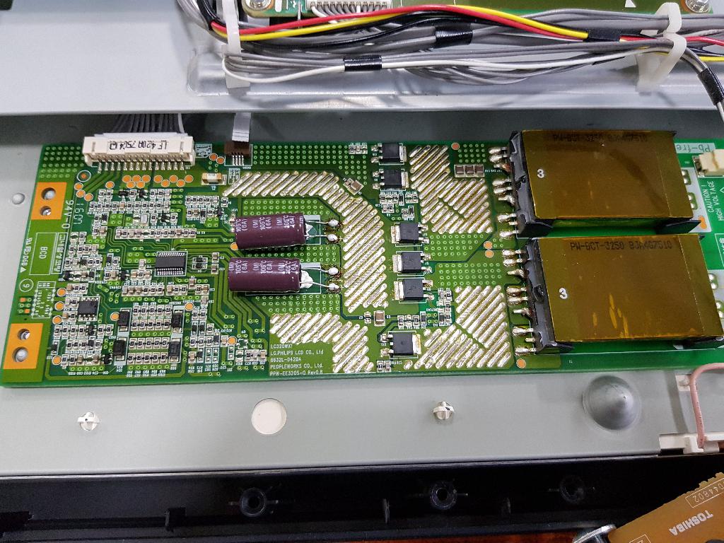 CARTE MÈRE /MOTHERBOARD V28A000938A1 pour tv Toshiba EUR 40,00